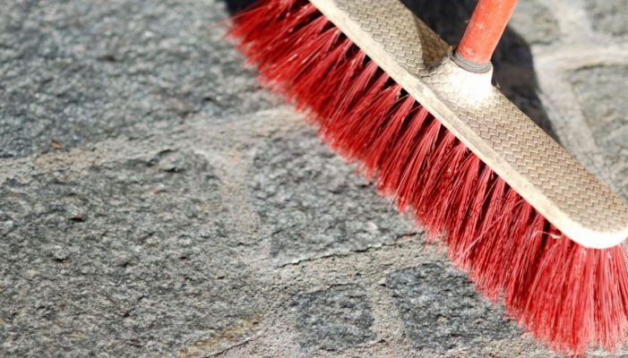 Pulire un pavimento in pietra naturale