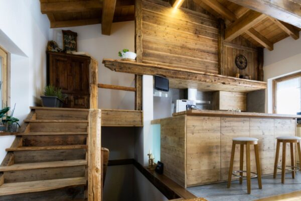 Come lucidare i mobili in legno