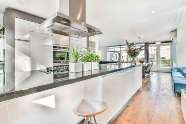 Come rimuovere macchie d'olio e cibo