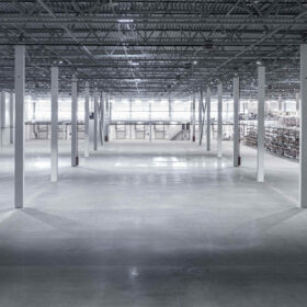 Trattamenti antipolvere per superfici industrali in calcestruzzo