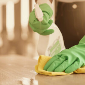 La verità sui detergenti multiuso per la casa