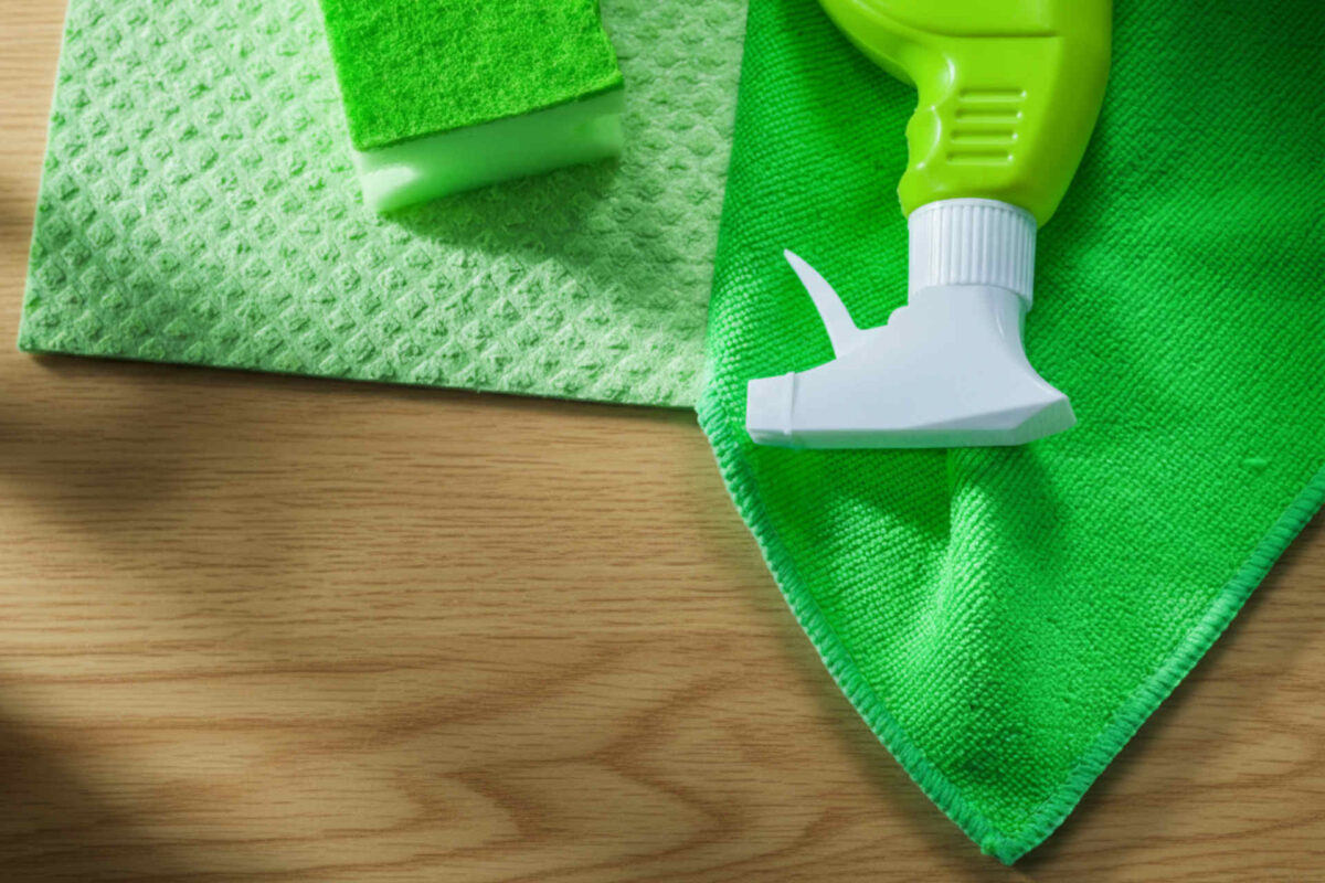 Come scegliere il panno per le pulizie delle superfici delicate